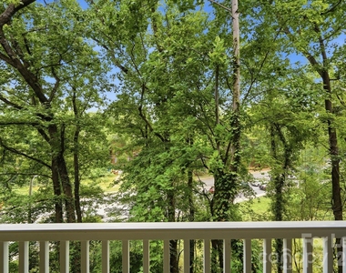 1000 E Woodlawn Road - Photo Thumbnail 31