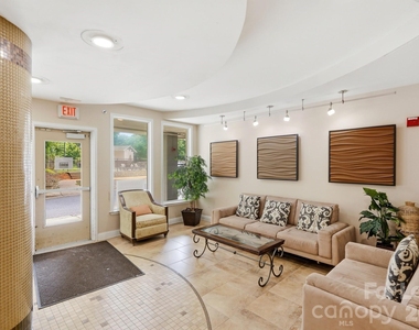 1000 E Woodlawn Road - Photo Thumbnail 8