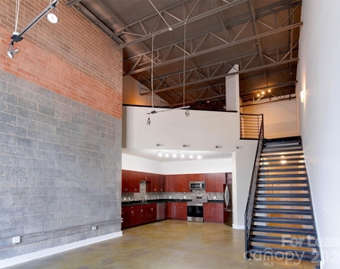 927 Westmere Avenue - Photo Thumbnail 5