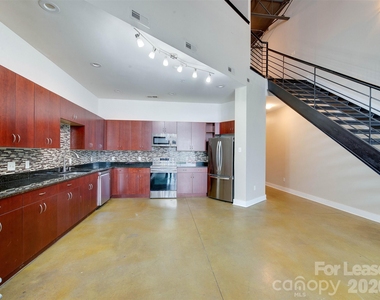 927 Westmere Avenue - Photo Thumbnail 15