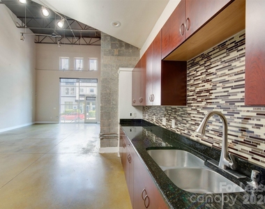 927 Westmere Avenue - Photo Thumbnail 11