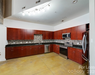 927 Westmere Avenue - Photo Thumbnail 9