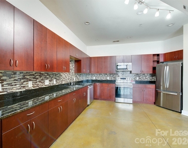 927 Westmere Avenue - Photo Thumbnail 14