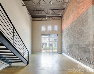 927 Westmere Avenue - Photo Thumbnail 17