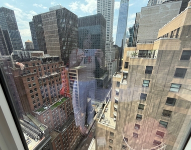 222 East 44th Street - Photo Thumbnail 2