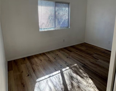 26071 Peck Street - Photo Thumbnail 8