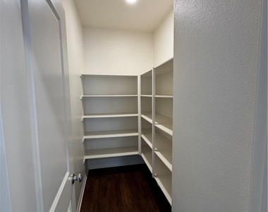 11016 Clear Lake Lane - Photo Thumbnail 10