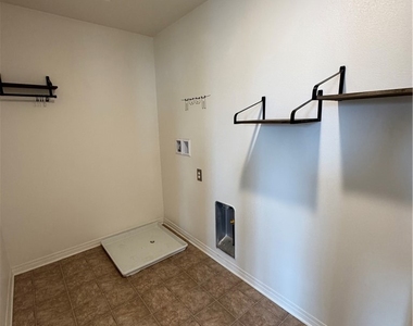 11016 Clear Lake Lane - Photo Thumbnail 12