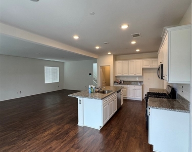 11016 Clear Lake Lane - Photo Thumbnail 2