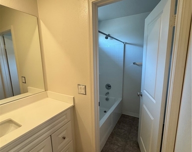 11016 Clear Lake Lane - Photo Thumbnail 18