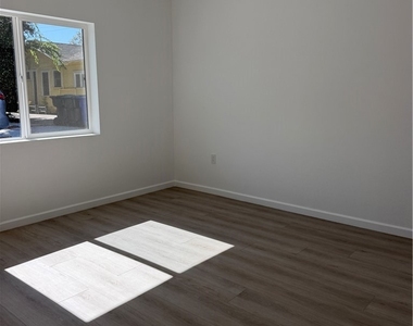 236 S 1st - Photo Thumbnail 2