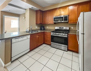 360 W Avenue 26 - Photo Thumbnail 3