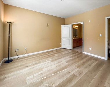 360 W Avenue 26 - Photo Thumbnail 5