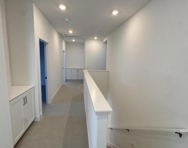 712 Guy Turner Drive - Photo Thumbnail 13