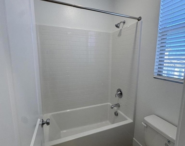 712 Guy Turner Drive - Photo Thumbnail 20