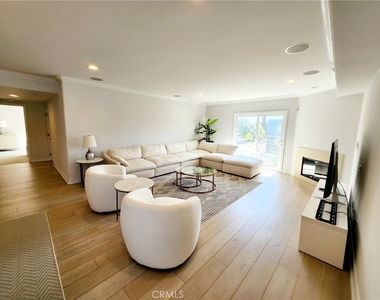 1920 Malcolm Avenue - Photo Thumbnail 3