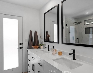 4240 Kingfisher Road - Photo Thumbnail 9