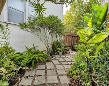 2441 3rd St #7 - Photo Thumbnail 25