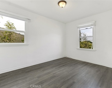 2441 3rd St #7 - Photo Thumbnail 11