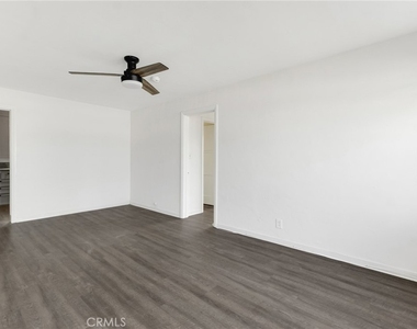 2441 3rd St #7 - Photo Thumbnail 9