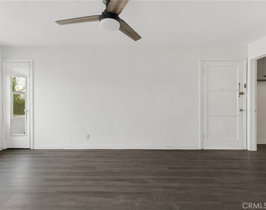 2441 3rd St #7 - Photo Thumbnail 7