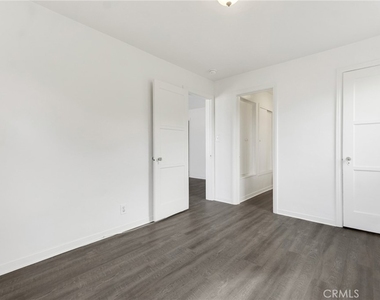 2441 3rd St #7 - Photo Thumbnail 12