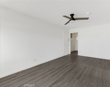 2441 3rd St #7 - Photo Thumbnail 8