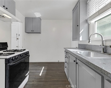 2441 3rd St #7 - Photo Thumbnail 22