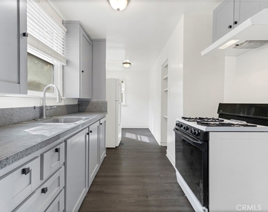 2441 3rd St #7 - Photo Thumbnail 17