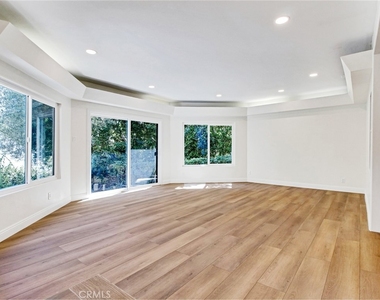 10563 Lindbrook Drive - Photo Thumbnail 3