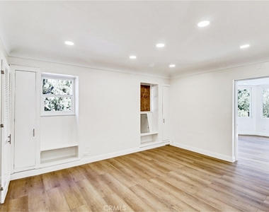10563 Lindbrook Drive - Photo Thumbnail 35
