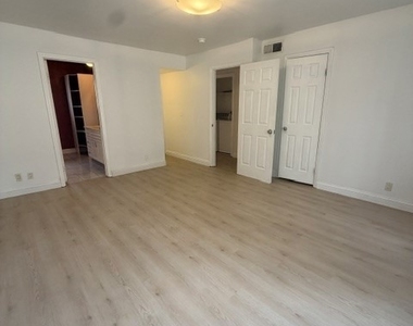 14239 Sherman Way - Photo Thumbnail 7