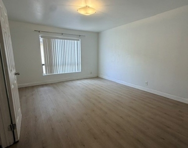 14239 Sherman Way - Photo Thumbnail 6