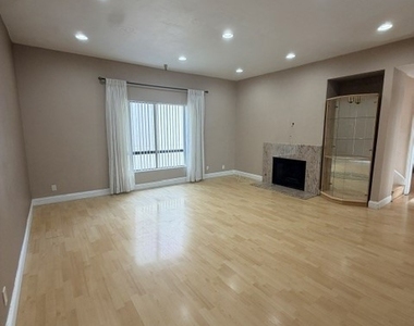 14239 Sherman Way - Photo Thumbnail 2