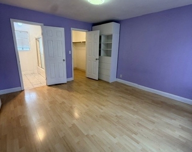 14239 Sherman Way - Photo Thumbnail 8