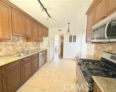 14722 Addison - Photo Thumbnail 4