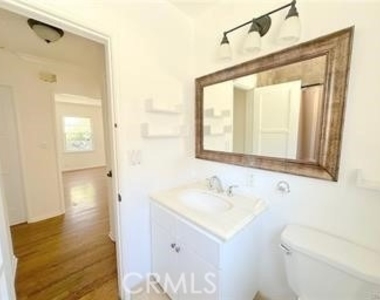 14722 Addison - Photo Thumbnail 7