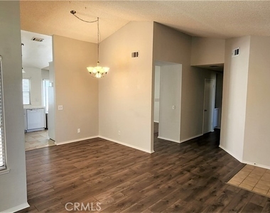 3219 W Avenue J4 - Photo Thumbnail 3