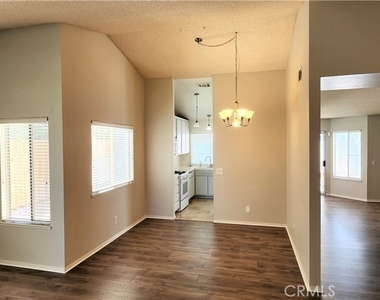 3219 W Avenue J4 - Photo Thumbnail 2