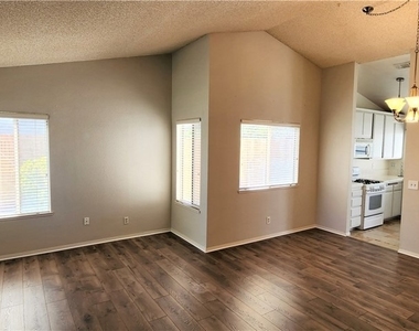 3219 W Avenue J4 - Photo Thumbnail 1