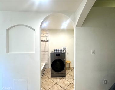 3000 Fairbanks Avenue - Photo Thumbnail 4