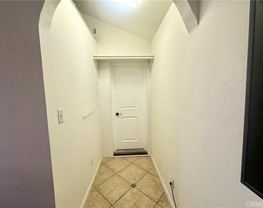 3000 Fairbanks Avenue - Photo Thumbnail 7