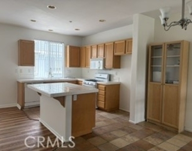 12 Coveside Court - Photo Thumbnail 6
