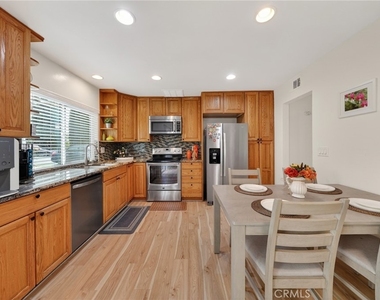 4842 Carmonita - Photo Thumbnail 8