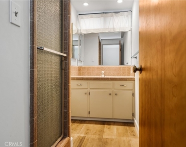 243 N Grand Street - Photo Thumbnail 17