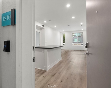 1210 Nolita - Photo Thumbnail 2