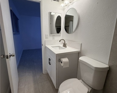 701 E 21st Street - Photo Thumbnail 12