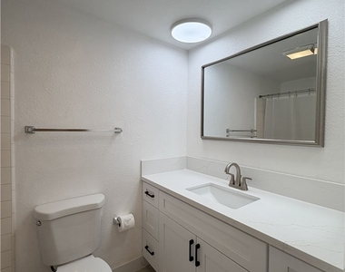 701 E 21st Street - Photo Thumbnail 10