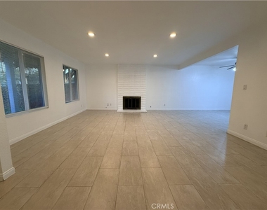 701 E 21st Street - Photo Thumbnail 5