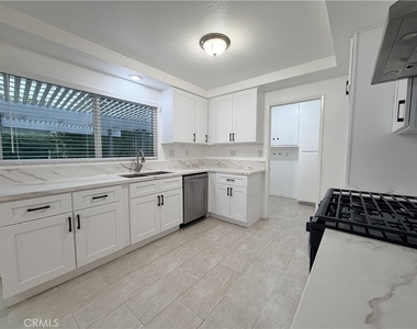 701 E 21st Street - Photo Thumbnail 4